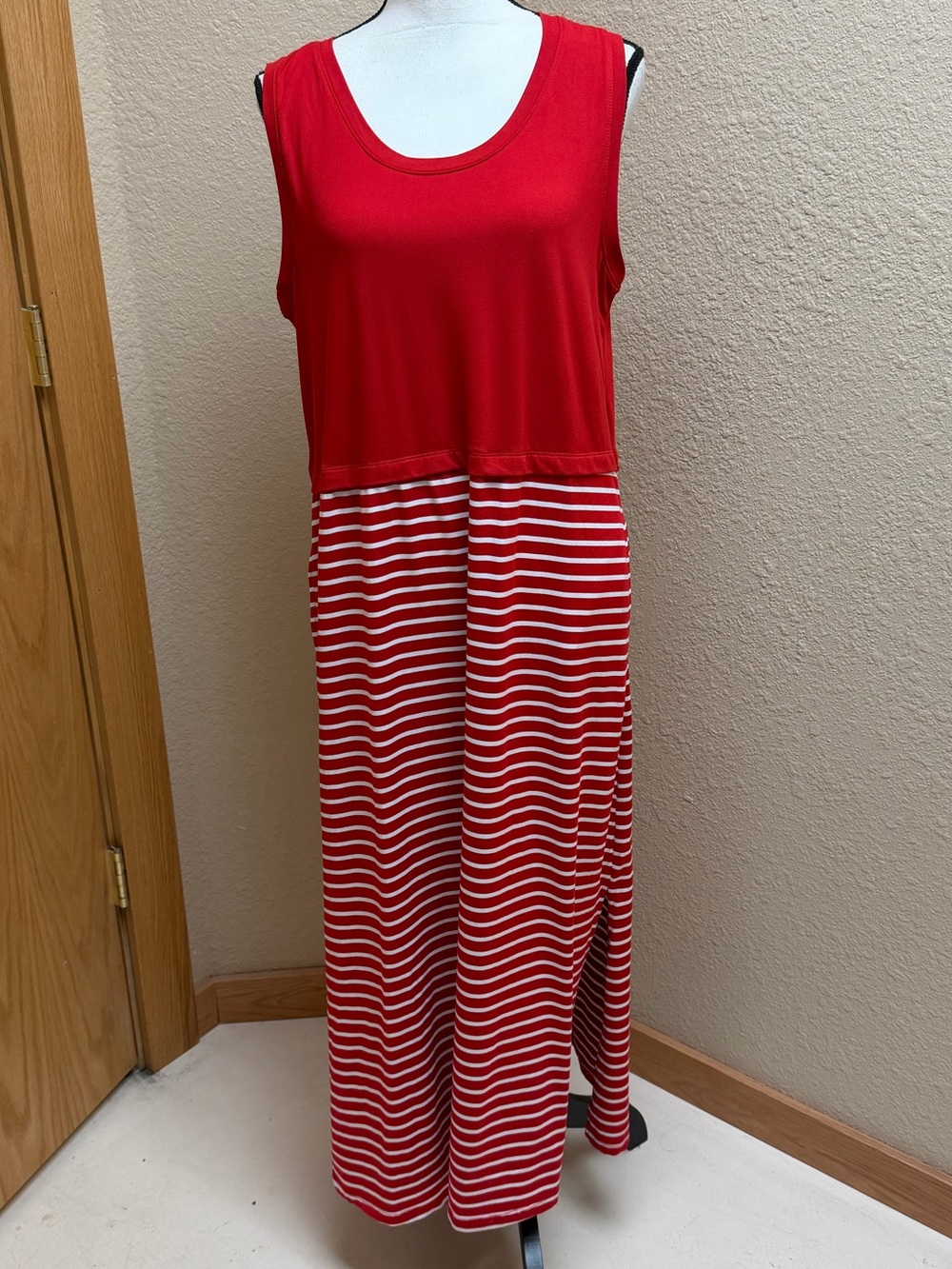 4/$20 Cuddl Duds Red Sleeveless Striped Maxi Dress